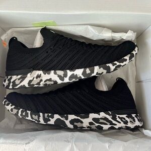 NIB APL Techloom Wave Black White Leopard Slip On Sneakers Running Shoes 10.5